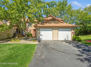 2474 Brunswick Cir APT B2, Woodridge, IL 60517