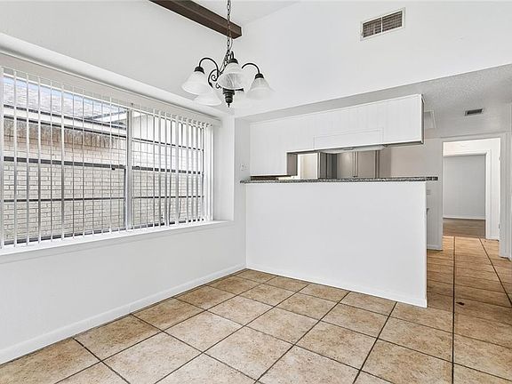 5th image of 465 Ridgewood Loop