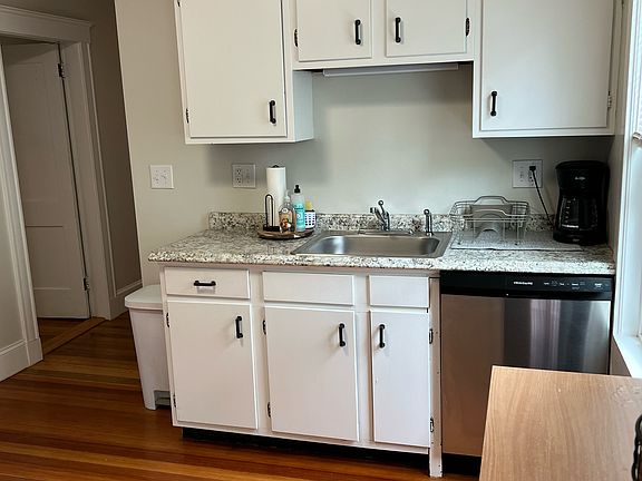 5th image of 186 Atlantic St #1