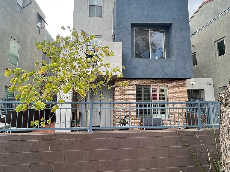 615 E Portland St #177 — Photo 1