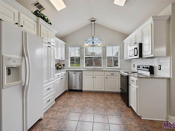 4th image of 9738 Banway Dr