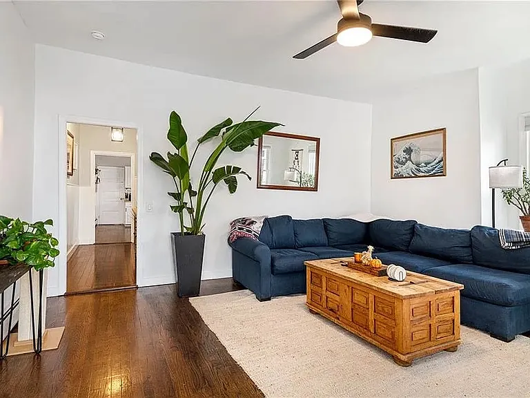 38 Collins St #B — Photo 6