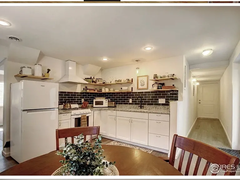 545 Main St #BASEMENT — Photo 3