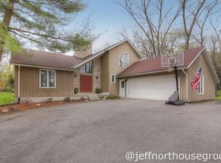 6940 Bridgewater Dr SE, Grand Rapids, MI 49546