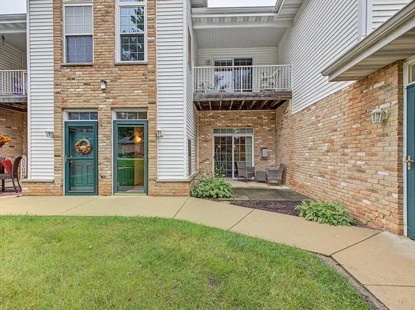 4225 E Taylor Harbor #7, Mount Pleasant, WI 53403