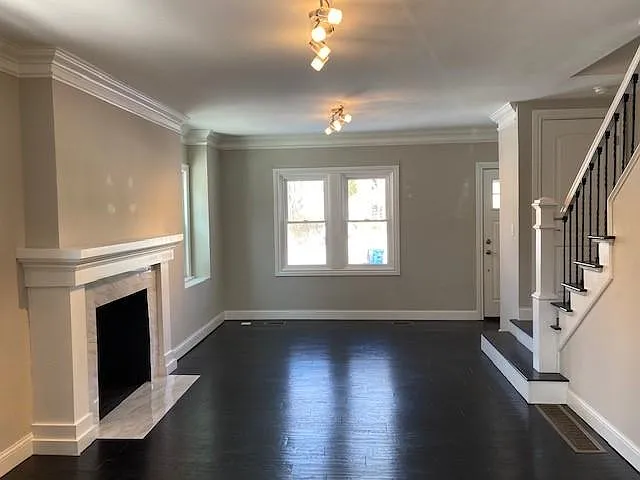 2 bed, 1.5 bath, 1333 sqft, $2,200 — Photo 2