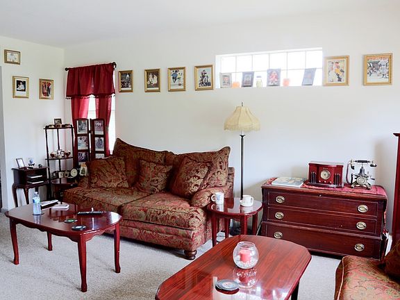 2nd image of 344 N Smith St APT 3