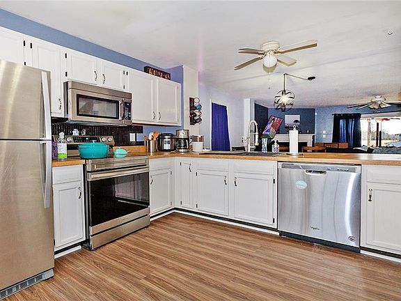 3rd image of 178 Chain Ferry Rd