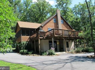 74 Donegal Ln, Berkeley Springs, WV 25411