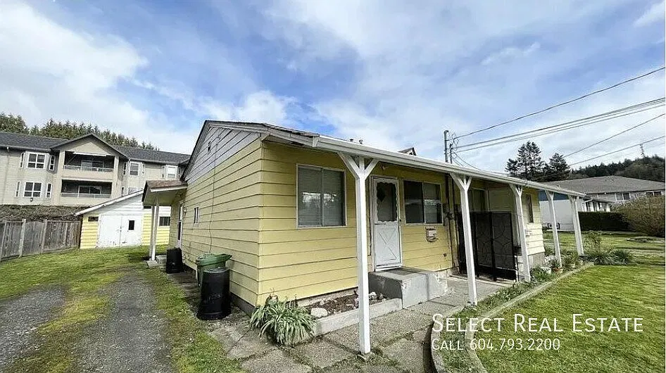 2 bed, 742 sqft, $1,600 — Photo 1