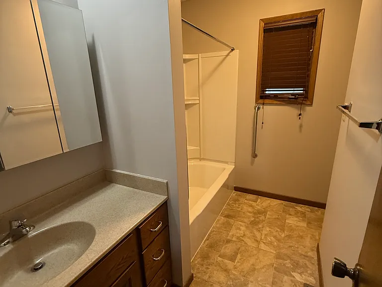 3600 A & B Radcliffe Ter #A — Photo 11