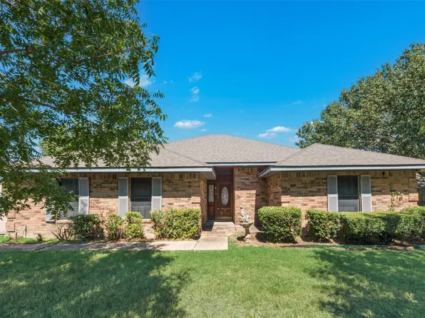 819 Shady Brook Ln, Red Oak, TX 75154