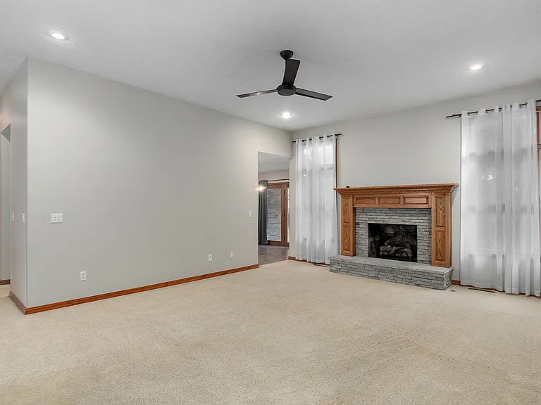 2624 W Lasalle St — Photo 8