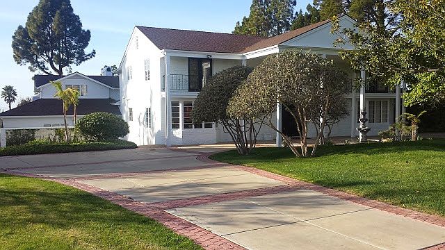 2nd image of 2106 Glacier Ln