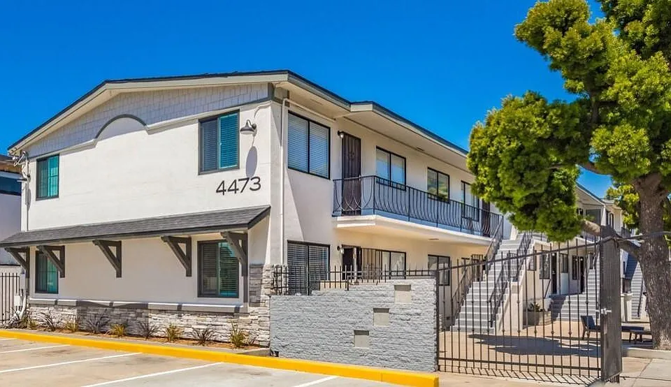 4473 Menlo Ave
