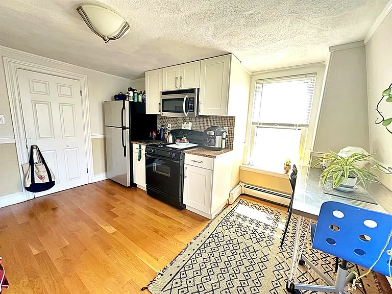 242 Princeton St #3 — Photo 6