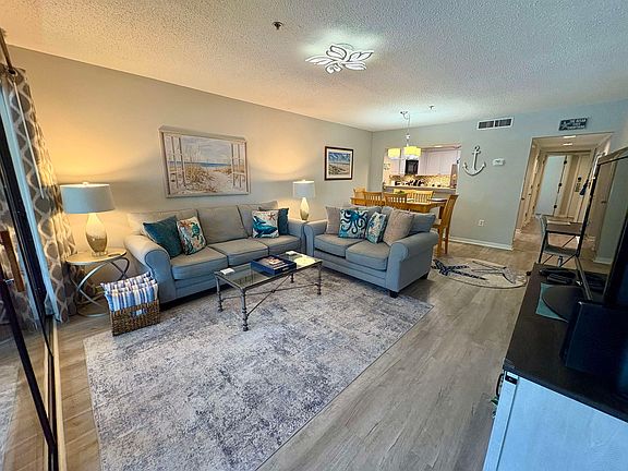 5th image of 410 Melrose Pl. #210