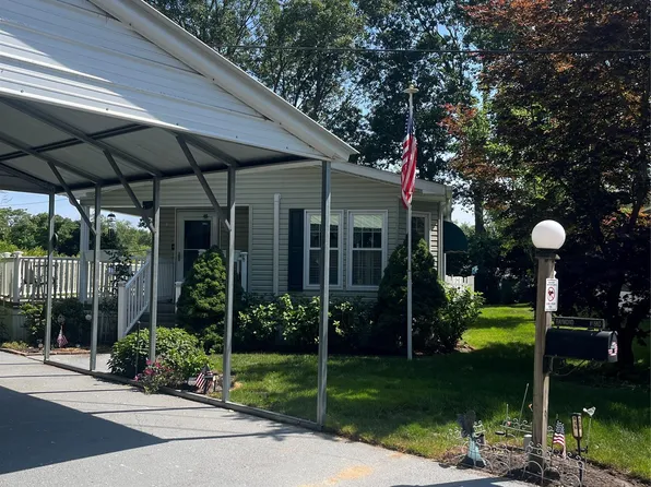 1661 Old Country Road #156D, Riverhead, NY 11901