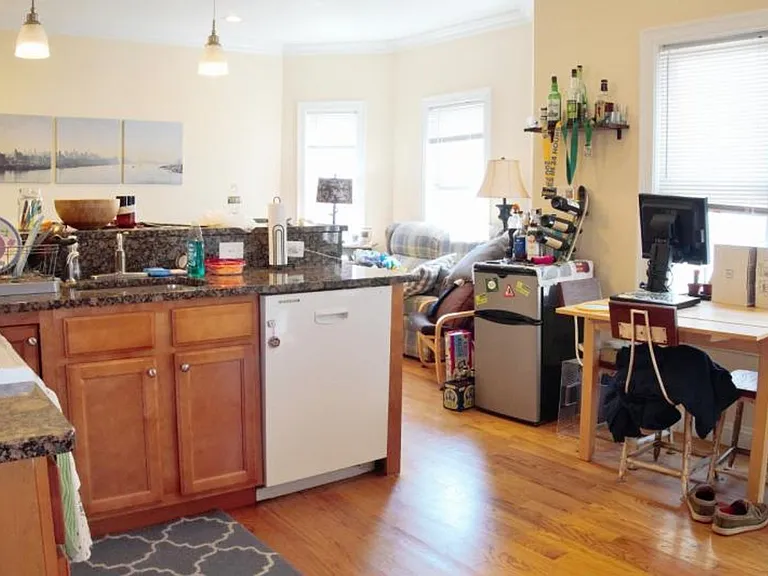 3 Benson St #D2 — Photo 11