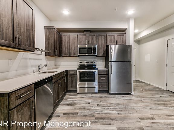 4th image of 2540 S 42nd St #108