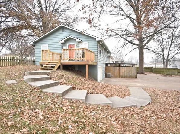 1201 Thompson St, Excelsior Springs, MO 64024