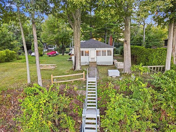 2nd image of 2168 Porters Point Road