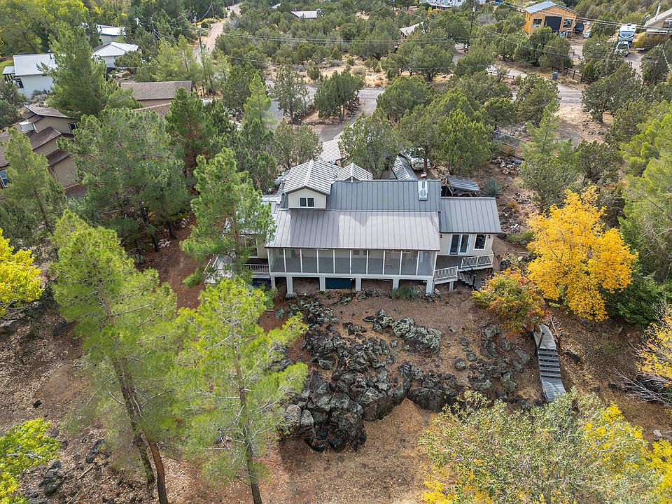 1st image of 525 Cottonwood Dr