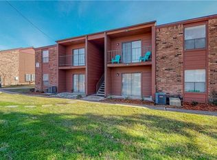 904 University Oaks Blvd, College Station, TX 77840