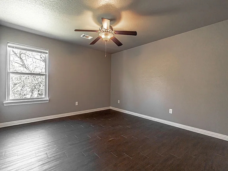 Nemreal -109 2nd Ave — Photo 6