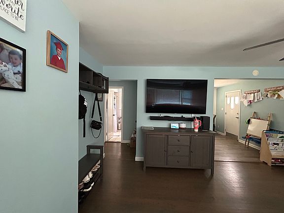 3rd image of 2639 Beltagh Ave