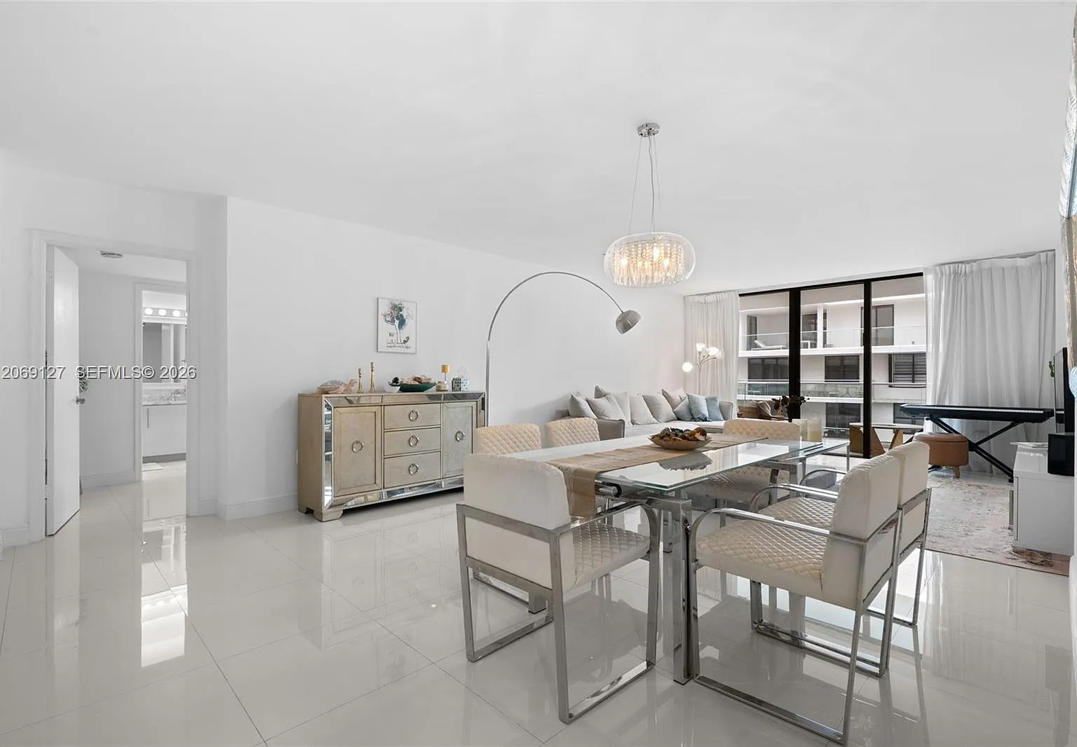 Balmoral Condo — Photo 2