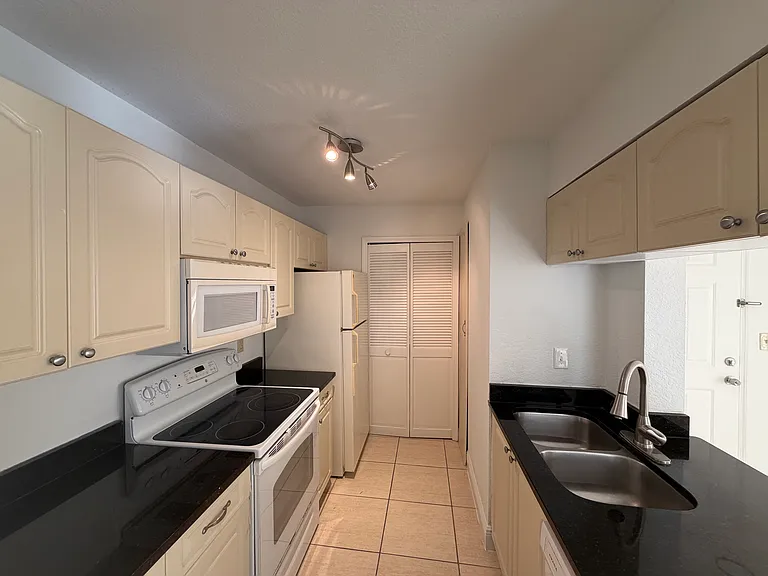 2550 N Alafaya Trl #4205 — Photo 9
