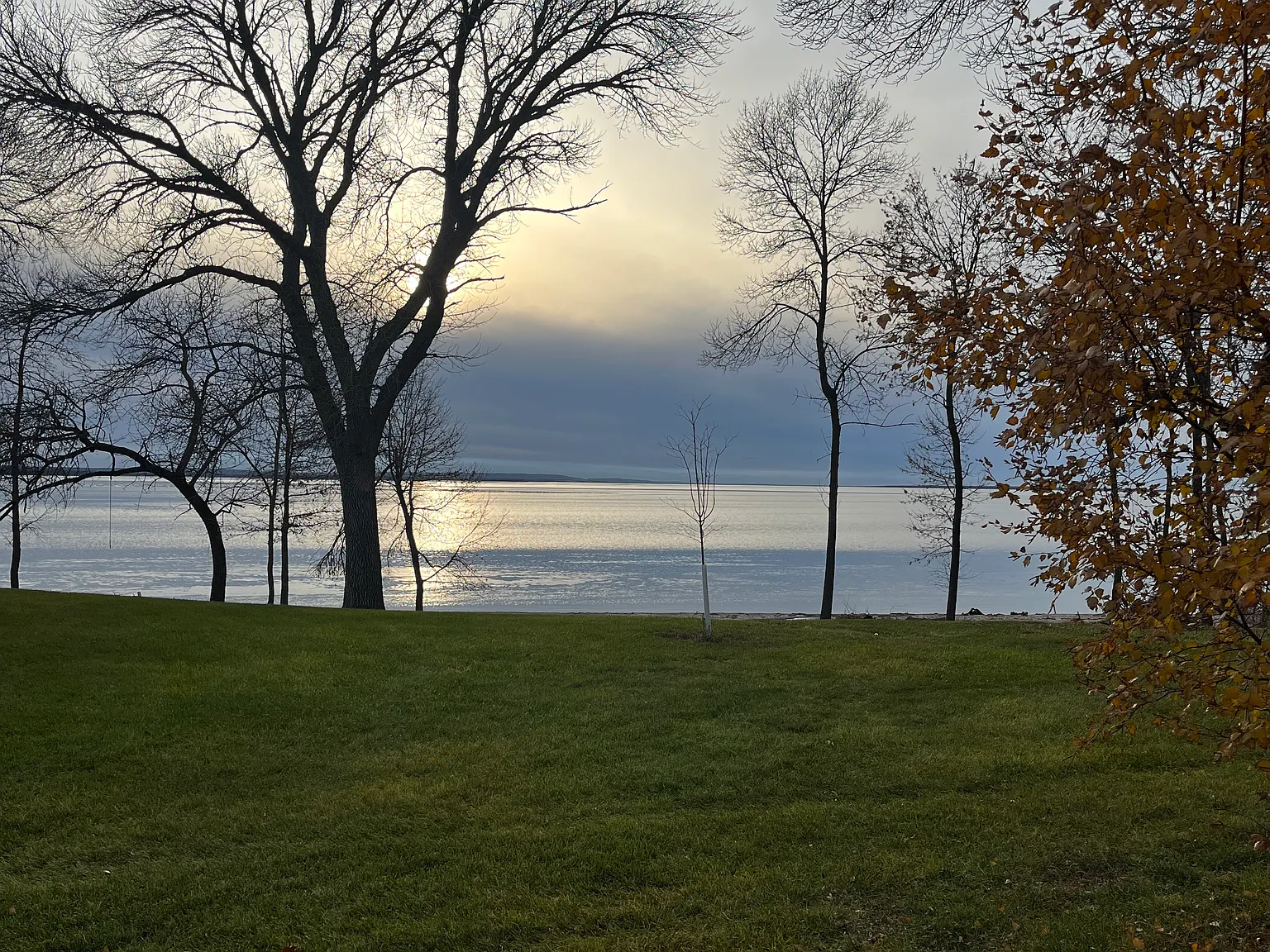 3 bed, 1200 sqft, $2,250 — Photo 3