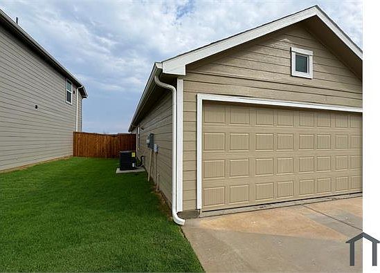 3rd image of 4020 Equestrian Dr