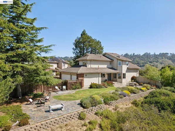 5028 Crystal Ridge Ct, Oakland, CA 94605
