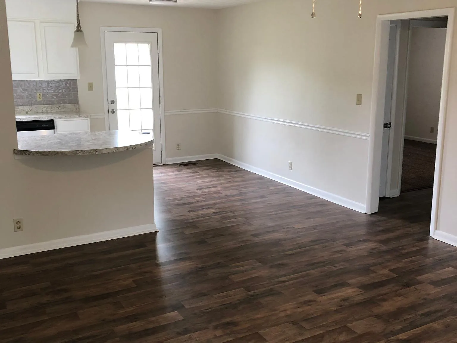 3 bed, 1092 sqft, $1,595 — Photo 2