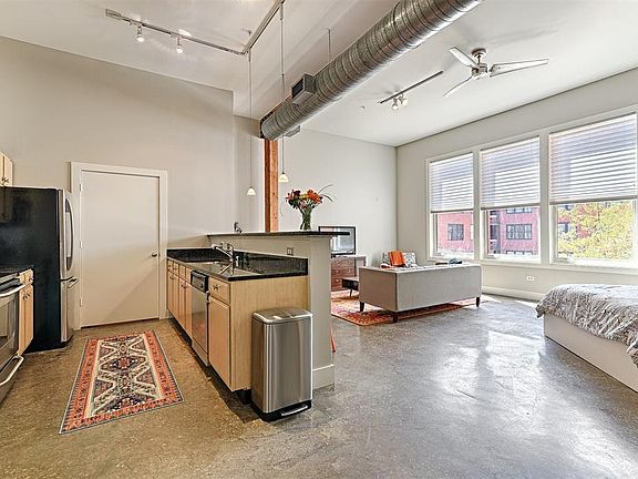 2nd image of 2502 Live Oak St APT 213