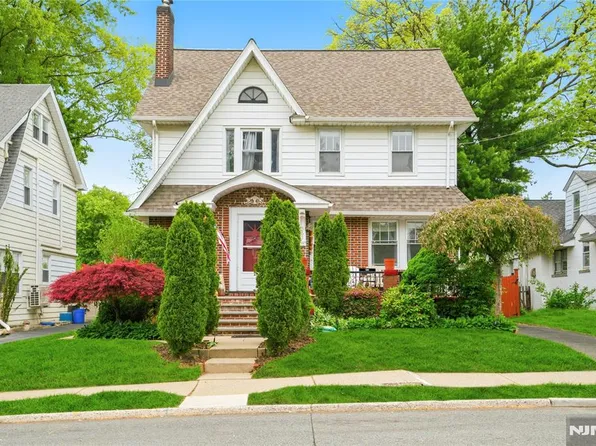 351 Griggs Ave, Teaneck, NJ 07666