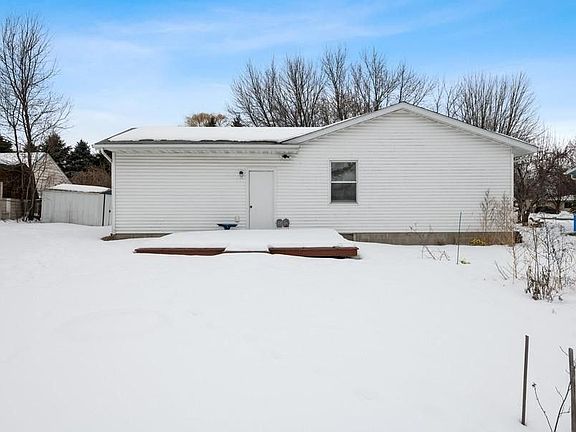 3rd image of 1450 Carriage Hills Dr S