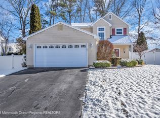 15 Reed Rd, Howell, NJ 07731