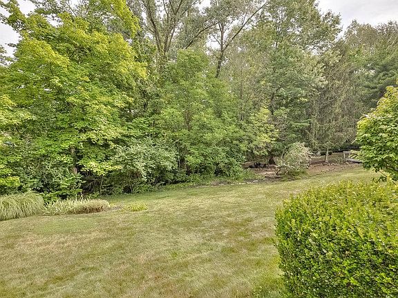 4th image of 5452 Woodville Ct