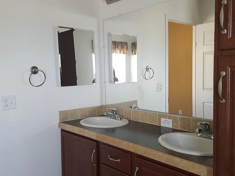 5825B Rockview Rd — Photo 12