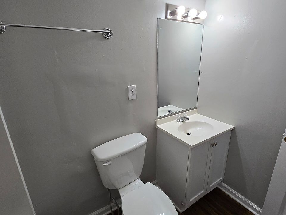 1st image of 159 Miller Dr #10