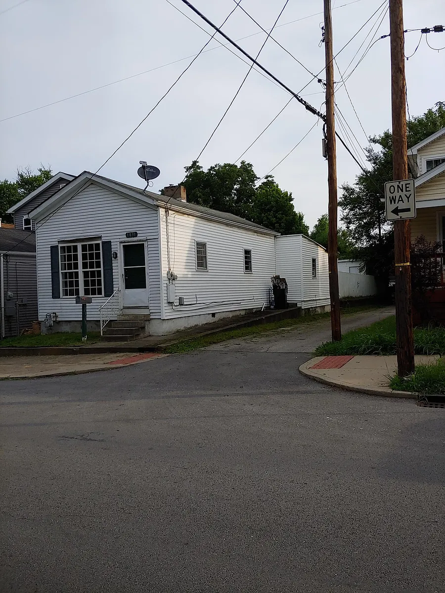 Building Photo - 1031 Mary St