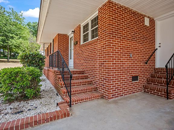 3rd image of 1831 Courtney Drive