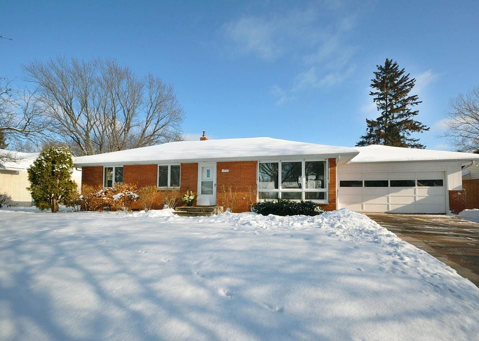 1st image of 2596 Southlawn Dr