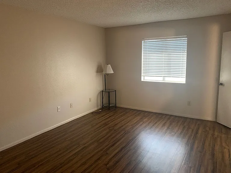 953 W Cortez Ln — Photo 14