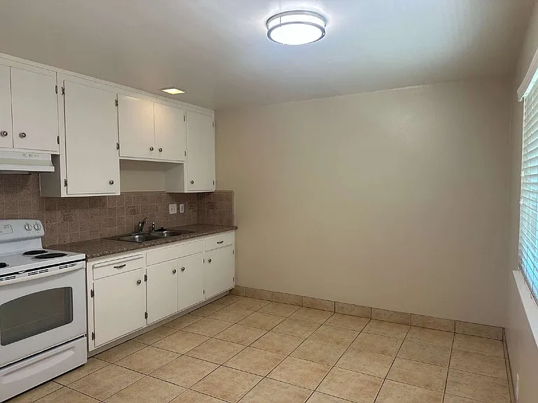 638 Kirkland Dr #4 — Photo 6