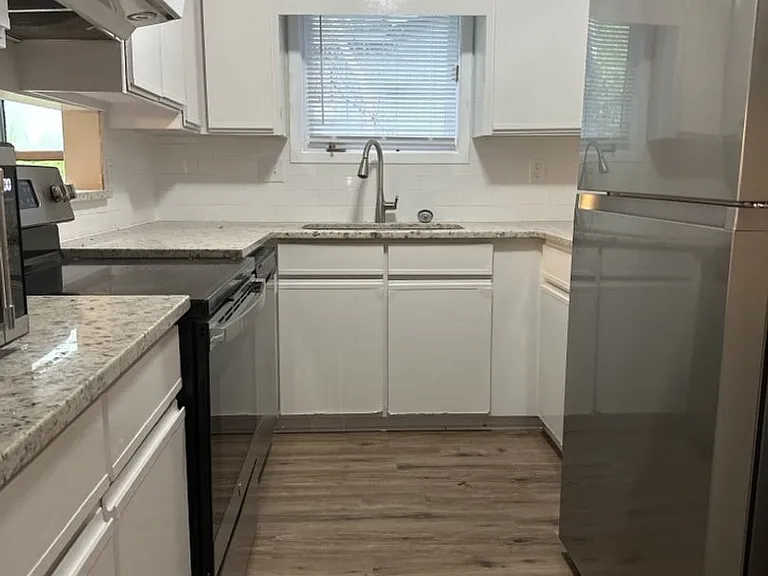3208 Summerchase Cir — Photo 3