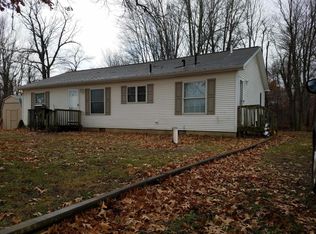 11200 Borden Rd, Jonesville, MI 49250